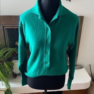 Vintage Emerald Button-Down Lambswool Blend Women's Shirt. Made in Italy.